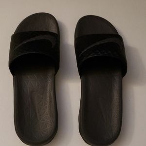 *NEW* Nike Solarsoft (Men’s Size 10) Slippers